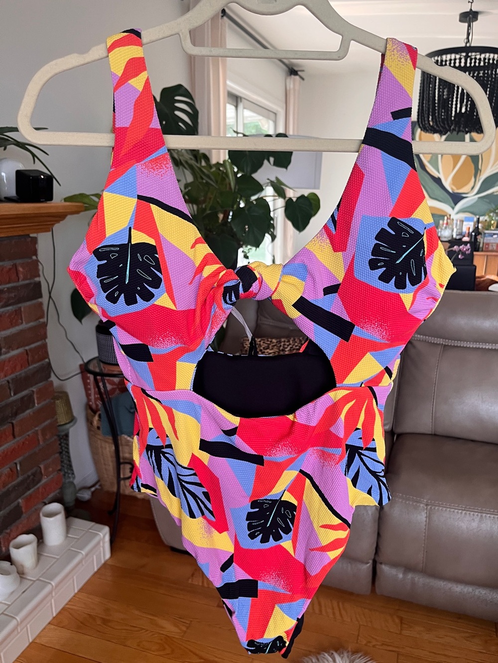 Shoreline Tropical Print Cutout One Piece Swimsuit Large